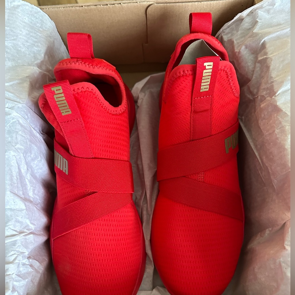 New in Box Puma Radiate - Red - 10